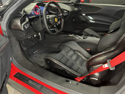 Ferrari SF90 STRADALE DAYTONA RACING SEATS CARBON LIFT JBL