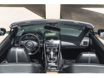 Aston Martin V12 Vantage ROADSTER MANUAL 1/101