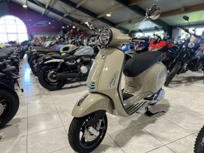 Vespa Primavera 125 S beige