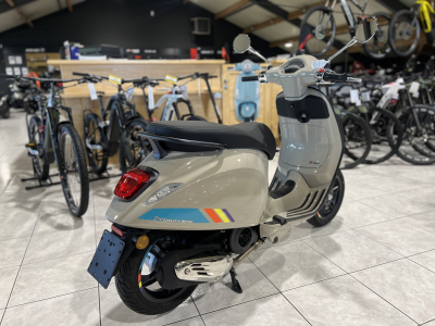 Vespa Primavera 125 S beige