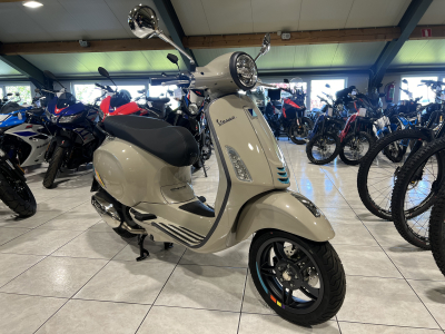 Vespa Primavera 125 S beige