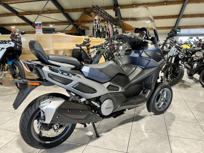 Kymco CV3 550