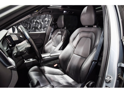 Volvo XC60 T8 R-Design