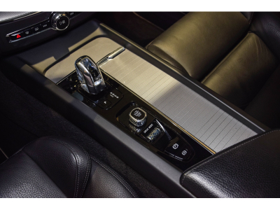 Volvo XC60 T8 R-Design