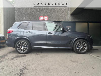 BMW X5 X DRIVE 45 E M SPORT  FULL OPTIONS 1ST HAND