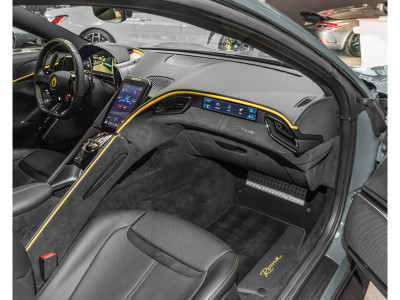 Ferrari Roma 3.9 T V8 DCT/20/APPLE/KAMERA/JBL/LED/360°/FULL/CARBON
