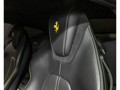 Ferrari Roma 3.9 T V8 DCT/20/APPLE/KAMERA/JBL/LED/360°/FULL/CARBON