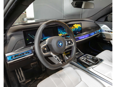 BMW 760 7 Lim M760 e xDrive MY 2024/ BMW INDIVIDUAL/ SHADOW LINE/ CRISTAL/ SKY LOUNGE/ FROZEN GREY/ ICONIC GLOW/ VOLL