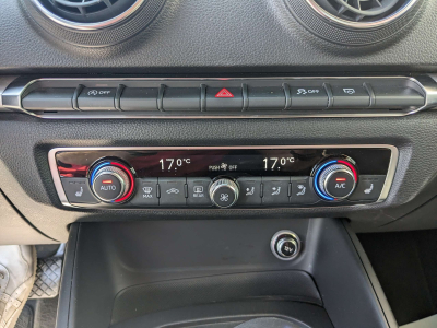 Audi A3 30 TDi Design S tronic GPS XENON SIEGES CHAUFF