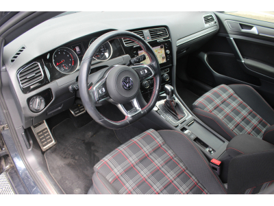 Volkswagen Golf GTI 230 DSG