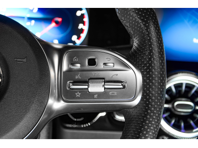 Mercedes-Benz GLA 200 AMG Line