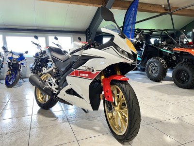 Yamaha YZF-R125 R125 World GP 60th Anniversaire