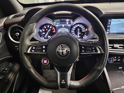 Alfa Romeo Stelvio Quadrifoglio 510 CV Quadrifoglio 1ere main  CARBON, CAMERA , NAVI,