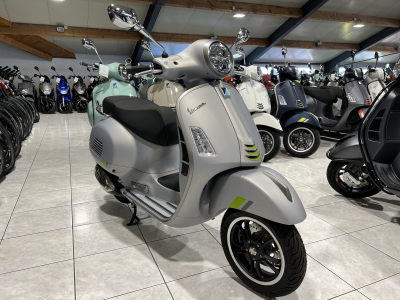 Vespa GTS Super Tech 300