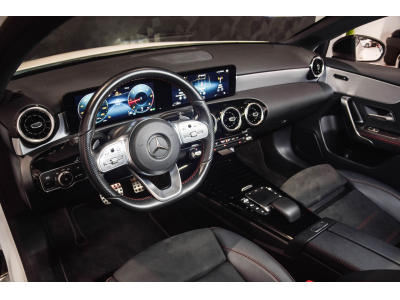 Mercedes-Benz A 220 D AMG LINE