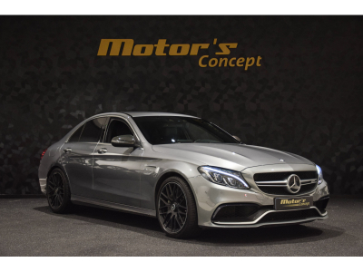 Mercedes-Benz C 63 AMG Berline V8 Bi-Turbo