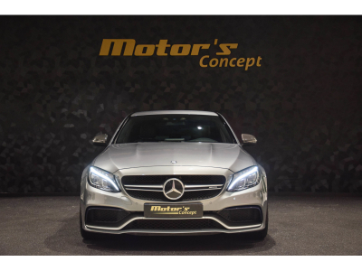 Mercedes-Benz C 63 AMG Berline V8 Bi-Turbo