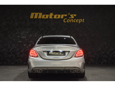 Mercedes-Benz C 63 AMG Berline V8 Bi-Turbo