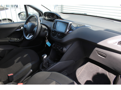 Peugeot 208 1.2 VTi 82 Style