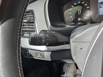 Volvo XC90 B5 AWD R-DESIGN 7 PLACES TOIT OUV CUIR CARPLAY