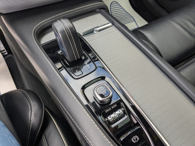 Volvo XC90 B5 AWD R-DESIGN 7 PLACES TOIT OUV CUIR CARPLAY