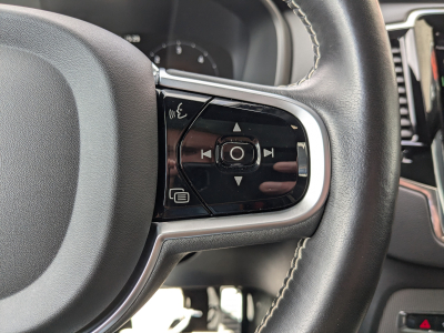 Volvo XC90 B5 AWD R-DESIGN 7 PLACES TOIT OUV CUIR CARPLAY