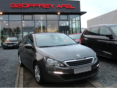 Peugeot 308 1.2 PURETECH 110 PANO NAVI 1 Hand