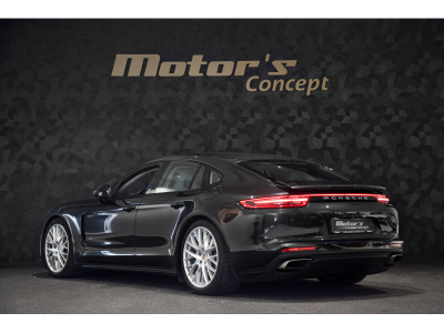 Porsche Panamera 4 E-Hybrid