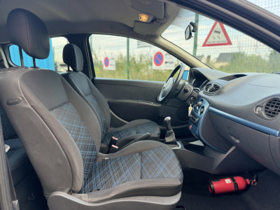 Renault Clio III 1.2 75ch 3P *1 AN GARANTIE INCLUS + IMMATRICULATION**