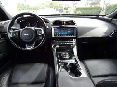 Jaguar XE 2.0d R-Sport