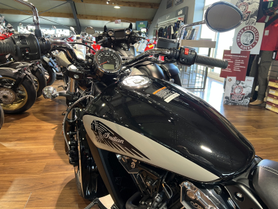 Indian Scout 1200cc Black Metallic Silver Quartz Metallic