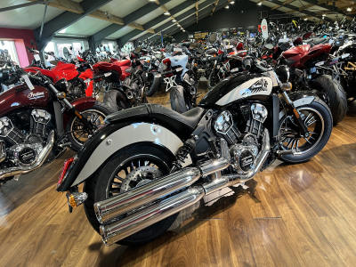 Indian Scout 1200cc Black Metallic Silver Quartz Metallic