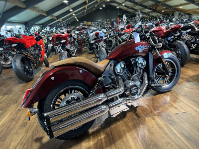 Indian Scout 1200cc / 100cv Maroon Metallic