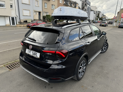 Fiat Tipo Cross Hybrid Auto. RED line