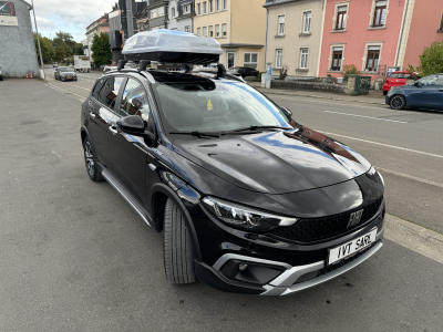 Fiat Tipo Cross Hybrid Auto. RED line