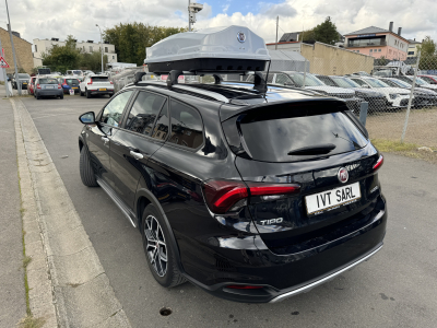 Fiat Tipo Cross Hybrid Auto. RED line