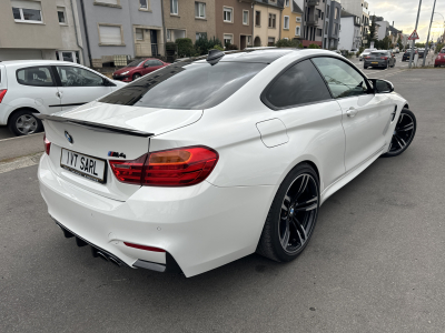 BMW M4 3.0 DKG 431CV CARBON