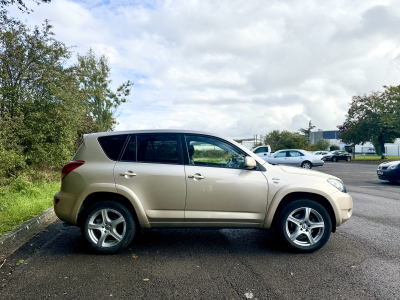 Toyota Rav 4 2.2 Turbo D4D VIP 4X4 FULL OPTION 90.000KM ! *GARANTIE INCLUS DANS PRIX**
