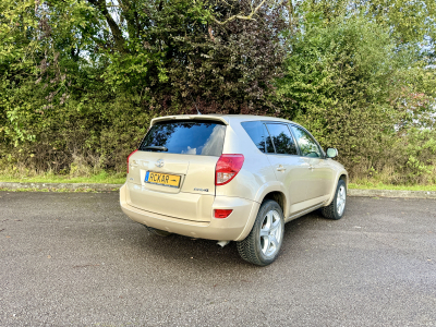 Toyota Rav 4 2.2 Turbo D4D VIP 4X4 FULL OPTION 90.000KM ! *GARANTIE INCLUS DANS PRIX**