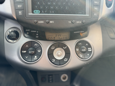 Toyota Rav 4 2.2 Turbo D4D VIP 4X4 FULL OPTION 90.000KM ! *GARANTIE INCLUS DANS PRIX**