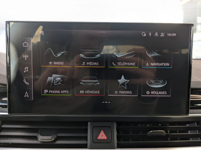 Audi A4 30 TDi S line S tronic CARPLAY TOIT OUV PANO LED