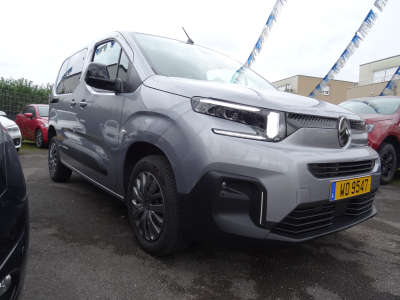 Citroën Berlingo III Facelift Plus M 1.2 Pure Tech 110 EU6A