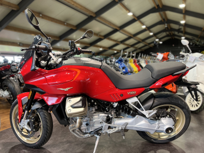 Moto Guzzi V 100 MANDELLO ROSSO MAGMA + Kit valises offert (1200€)