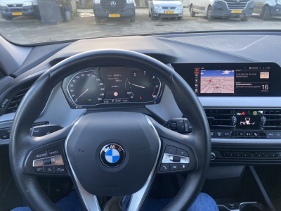 BMW 116 116dA Auto LED Navi Apple CarPlay 2xPDC