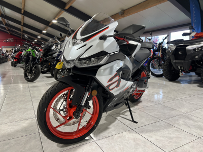 Aprilia RS 457 full accessoires;