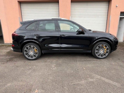 Porsche Cayenne Turbo S - VOLL - 1Hand