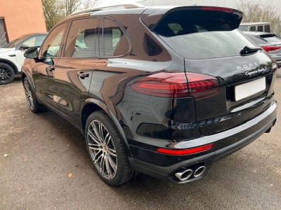 Porsche Cayenne Turbo S - VOLL - 1Hand