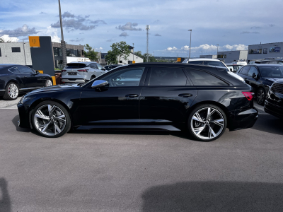 Audi RS6 SOFT CLOSE/ 22/PANO/KERAMIK/B&O/DYN+/CARBON/H.UP/VOLL