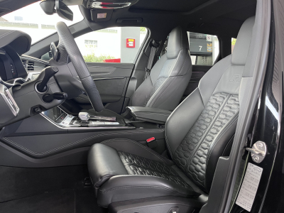 Audi RS6 SOFT CLOSE/ 22/PANO/KERAMIK/B&O/DYN+/CARBON/H.UP/VOLL