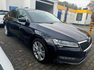 Skoda Superb SKODA SUPERB NAVI LEDER ACC LED DSG LANE FRONT SHZ